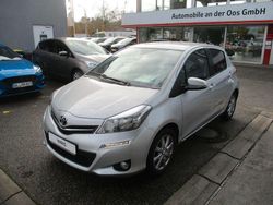 Silber Gebraucht 2012 Toyota Yaris Executive Limousine | 12.490 € (Teuer)