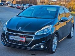 Schwarz Gebraucht 2019 Peugeot 208 Allure Kleinwagen | 7.900 € (Guter Preis)