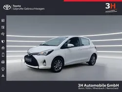 Weiß Gebraucht 2015 Toyota Yaris Plus Limousine | 9.990 € (Teuer)