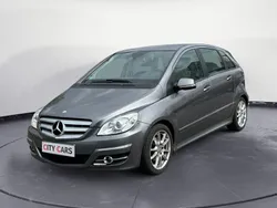 Grau Gebraucht 2010 Mercedes B180 Van / Kleinbus | 7.990 € (Fairer Preis)