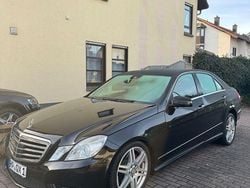 Schwarz Gebraucht 2009 Mercedes E500 AMG Limousine | 17.300 € (Fairer Preis)
