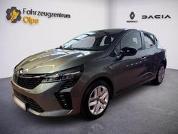 Grau Gebraucht 2024 Renault Clio V Evolution Limousine | 15.290 € (Guter Preis)