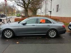 Grau Gebraucht 2019 Mercedes E220 Limousine | 28.890 € (Guter Preis)