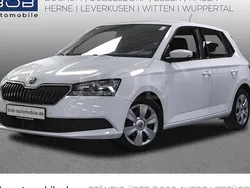 Weiß Gebraucht 2021 Skoda Fabia Ambition Limousine | 15.890 € (Fairer Preis)