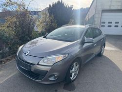 Grau Gebraucht 2009 Renault Mégane III Dynamique Limousine | 3.399 € (Fairer Preis)