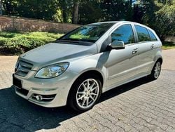 Silber Gebraucht 2011 Mercedes B180 Van / Kleinbus | 6.900 € (Guter Preis)