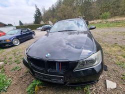 Schwarz Gebraucht 2007 BMW 320 Kombi | 2.250 € (Fairer Preis)