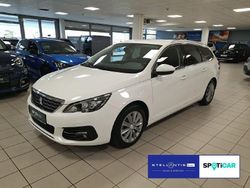 Weiß Gebraucht 2021 Peugeot 308 Allure Kombi | 19.469 € (Etwas zu teuer)