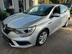 Grau Gebraucht 2018 Renault Mégane IV Play Limousine | 6.990 € (Guter Preis)