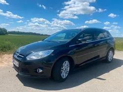 Schwarz Gebraucht 2014 Ford Focus Titanium Limousine | 6.800 € (Fairer Preis)