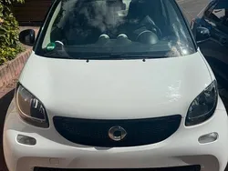 Weiß Gebraucht 2015 Smart ForTwo Coupé Coupé | 5.500 € (Fairer Preis)
