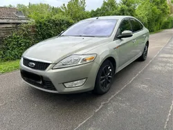 Grün Gebraucht 2010 Ford Mondeo Limousine | 1.950 €