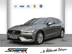 Grau Gebraucht 2021 Volvo V60 Momentum Kombi | 29.880 € (Fairer Preis)