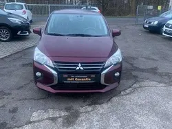 Bordeauxrot (p) Gebraucht 2020 Mitsubishi Space Star Kleinwagen | 10.450 €
