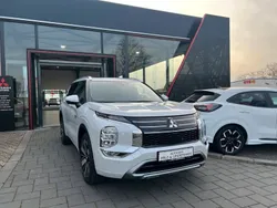 Weiß Neu 2025 Mitsubishi Outlander P-HEV Top SUV | 57.890 €