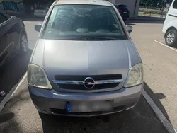 Silber Gebraucht 2004 Opel Meriva Van / Kleinbus | 900 € (Superpreis)