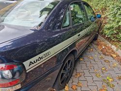 Grün Gebraucht 1998 Audi A4 Limousine | 1.100 € (Guter Preis)