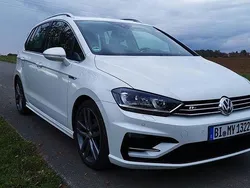 Weiß Gebraucht 2017 VW Golf Sportsvan Highline Van / Kleinbus | 19.000 € (Etwas zu teuer)