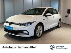 Weiß Gebraucht 2022 VW Golf VIII Style Limousine | 23.990 € (Fairer Preis)
