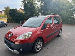 Orange Gebraucht 2010 Peugeot Partner Tepee Van / Kleinbus | 3.999 € (Fairer Preis)