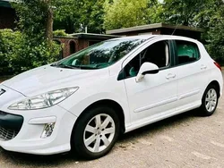 Weiß Gebraucht 2010 Peugeot 308 Kleinwagen | 5.000 € (Teuer)