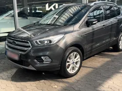 Grau Gebraucht 2019 Ford Kuga Titanium SUV | 15.000 € (Guter Preis)