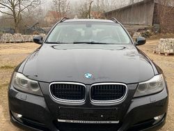 Schwarz Gebraucht 2009 BMW 318 Kombi | 3.750 € (Guter Preis)
