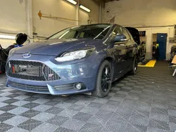 Grau Gebraucht 2013 Ford Focus ST-Line Kombi | 6.690 € (Guter Preis)