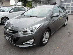 Grau Gebraucht 2013 Hyundai i40 Edition Kombi | 7.990 € (Fairer Preis)