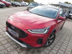 Fantastic red tc Gebraucht 2023 Ford Focus Active X Kombi | 27.990 € (Etwas zu teuer)