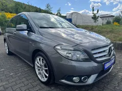 Mountaingrau met. Gebraucht 2012 Mercedes B180 Van / Kleinbus | 10.950 € (Fairer Preis)