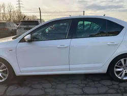 Weiß Gebraucht 2018 Skoda Octavia Clever Limousine | 11.100 € (Superpreis)