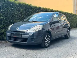 Grau Gebraucht 2012 Renault Clio IV Limousine | 4.599 € (Guter Preis)