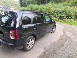 Schwarz Gebraucht 2005 VW Touran Van / Kleinbus | 2.600 € (Fairer Preis)