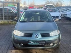 Grün Gebraucht 2004 Renault Mégane II Expression Limousine | 3.500 € (Etwas zu teuer)