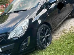 Schwarz Gebraucht 2012 Opel Corsa Kleinwagen | 2.000 €