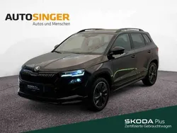 Schwarzmagic perleffekt Gebraucht 2024 Skoda Karoq SportLine SUV | 39.480 € (Fairer Preis)