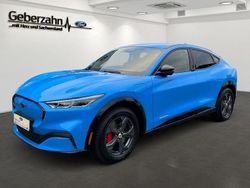 Blau Gebraucht 2022 Ford Mustang Mach-E Standard Range SUV | 34.890 € (Fairer Preis)