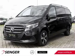 Obsidianschwarz Gebraucht 2024 Mercedes Vito Van / Kleinbus | 60.630 €