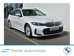 Alpinweiß uni Gebraucht 2024 BMW 320 M Sport Kombi | 42.690 € (Fairer Preis)