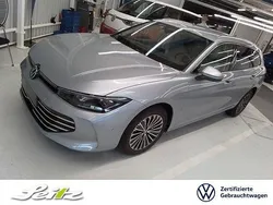 Silber Gebraucht 2025 VW Passat Elegance Kombi | 45.849 € (Superpreis)