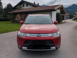 Rot Gebraucht 2014 Mitsubishi Outlander Instyle SUV | 7.500 € (Fairer Preis)