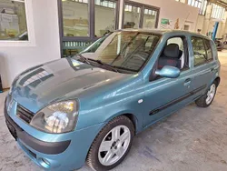 Blau Gebraucht 2004 Renault Clio II Limousine | 1.850 € (Guter Preis)