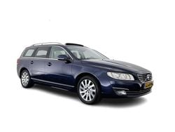 Blau Gebraucht 2015 Volvo V70 Summum Kombi | 6.745 € (Guter Preis)