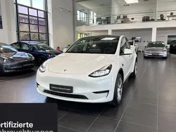 Weiß Gebraucht 2024 Tesla Model Y Long Range RWD SUV | 40.000 € (Fairer Preis)