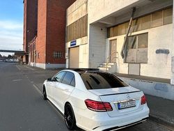 Weiß Gebraucht 2014 Mercedes E250 AMG line Limousine | 15.000 €