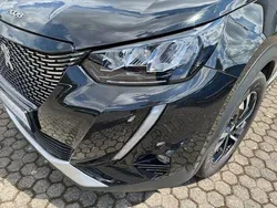 Onyx schwarz perleffekt Gebraucht 2021 Peugeot 2008 Active SUV | 16.990 € (Etwas zu teuer)