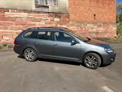 Grau Gebraucht 2010 VW Golf VI Highline Kombi | 3.800 € (Fairer Preis)