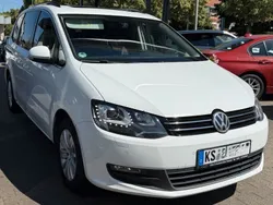 Weiß Gebraucht 2015 VW Sharan Van / Kleinbus | 9.990 €