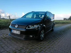 Schwarz Gebraucht 2011 VW Touran Cross Van / Kleinbus | 7.999 € (Fairer Preis)